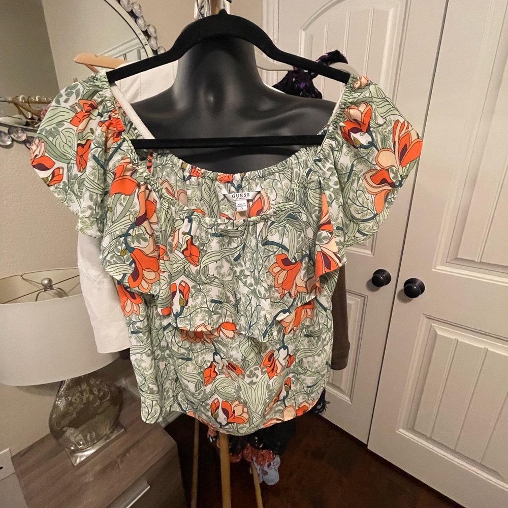 🛍️ 3 for $12 Guess Off The Shoulder Ruffled Floral Blouse